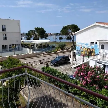 Apartment Sea Breeze